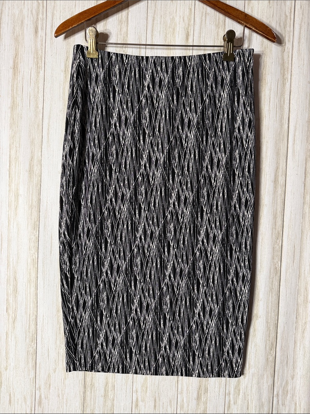 Vince Camuto Black and White Linear Print Pencil Skirt